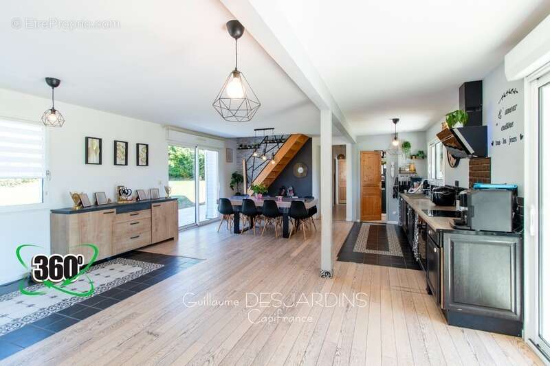 Maison à AUBRY-LE-PANTHOU