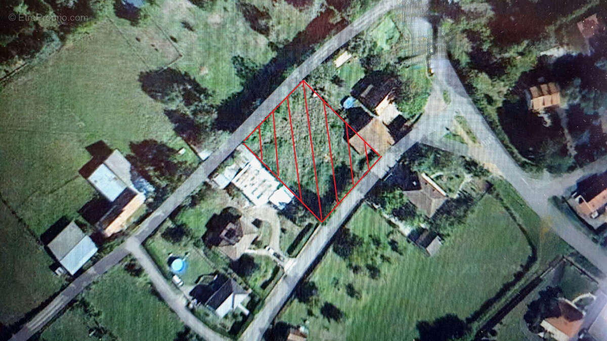 Terrain à VILLEBRET