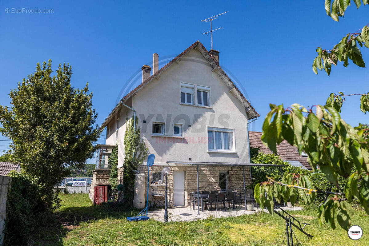 Maison à LES MUREAUX