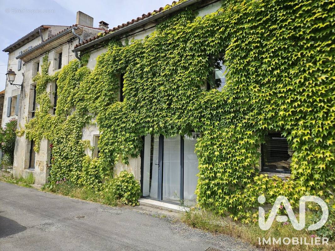 Photo 1 - Maison à SAINT-SAUVANT
