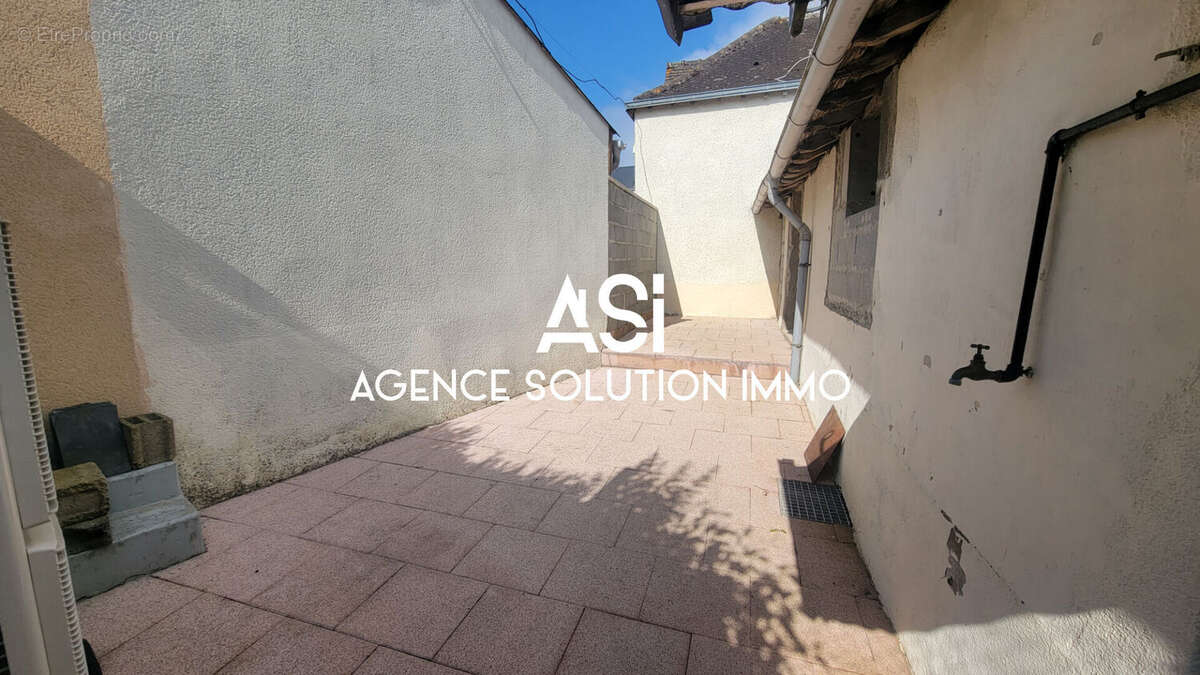 Maison à JOUE-EN-CHARNIE