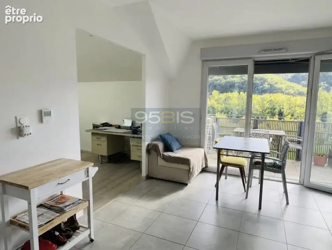 VIAGER OCCUPE - FRANGY, T2  dernier étage avec balcon et garage - photo 2