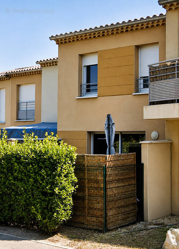Maison à L'ISLE-SUR-LA-SORGUE