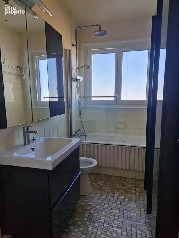 Appartement 3 pièces 82 m2 - Proche centre ville avec parking - photo 13