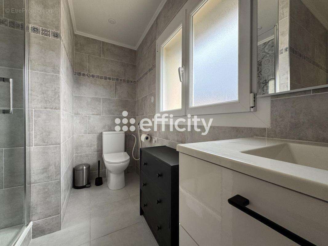 Maison à LA LONDE-LES-MAURES