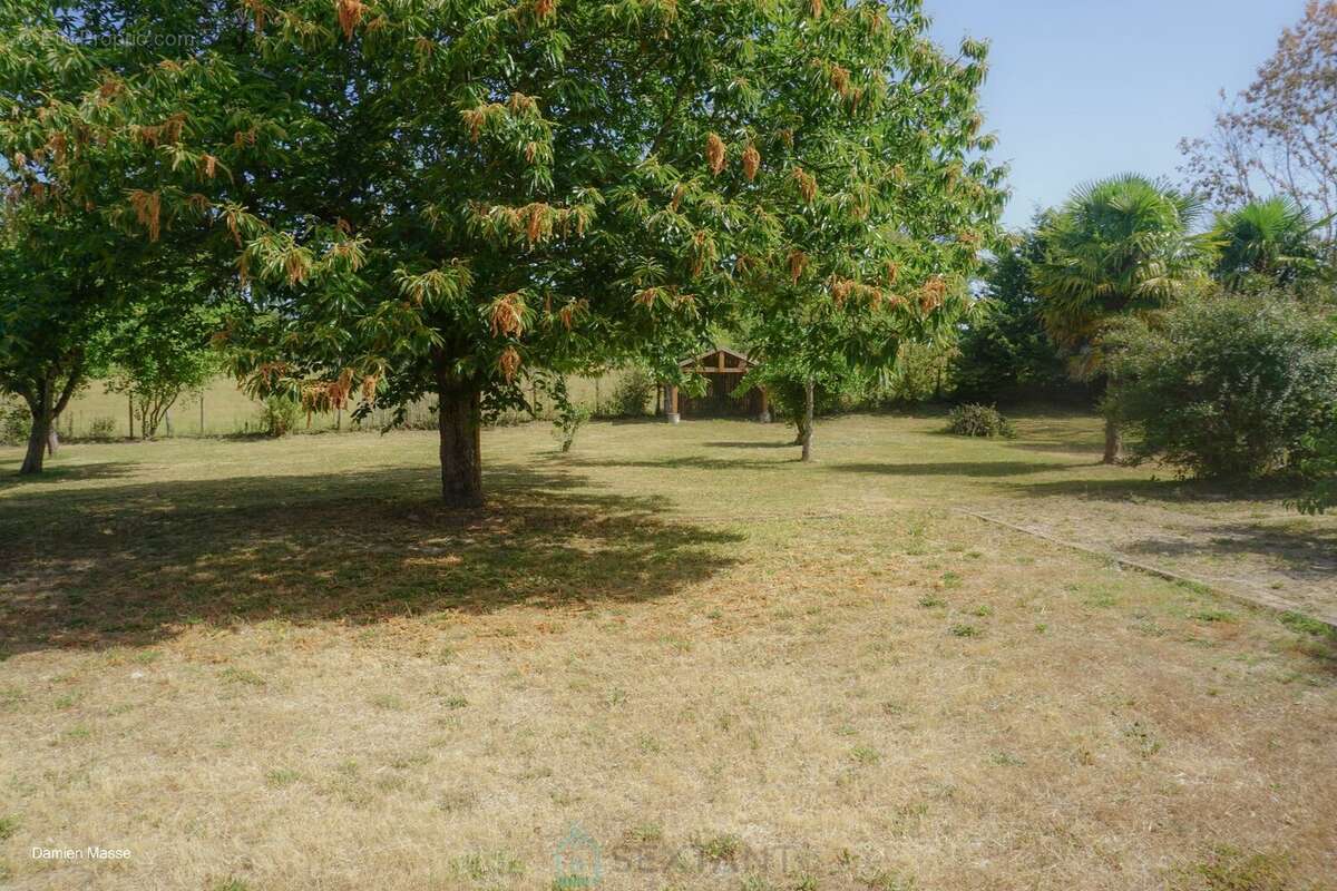 Ensemble immobilier en pierre dans le coeur du parc naturel régional du Périgord - Limousin. - photo 17