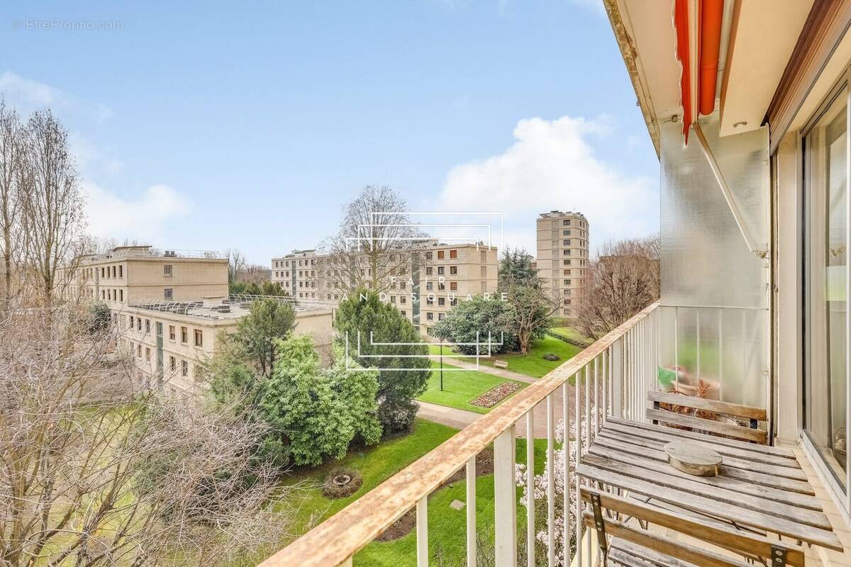 Appartement à NEUILLY-SUR-SEINE