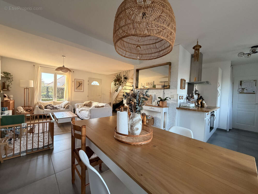 Maison à SAINTE-SABINE-SUR-LONGEVE