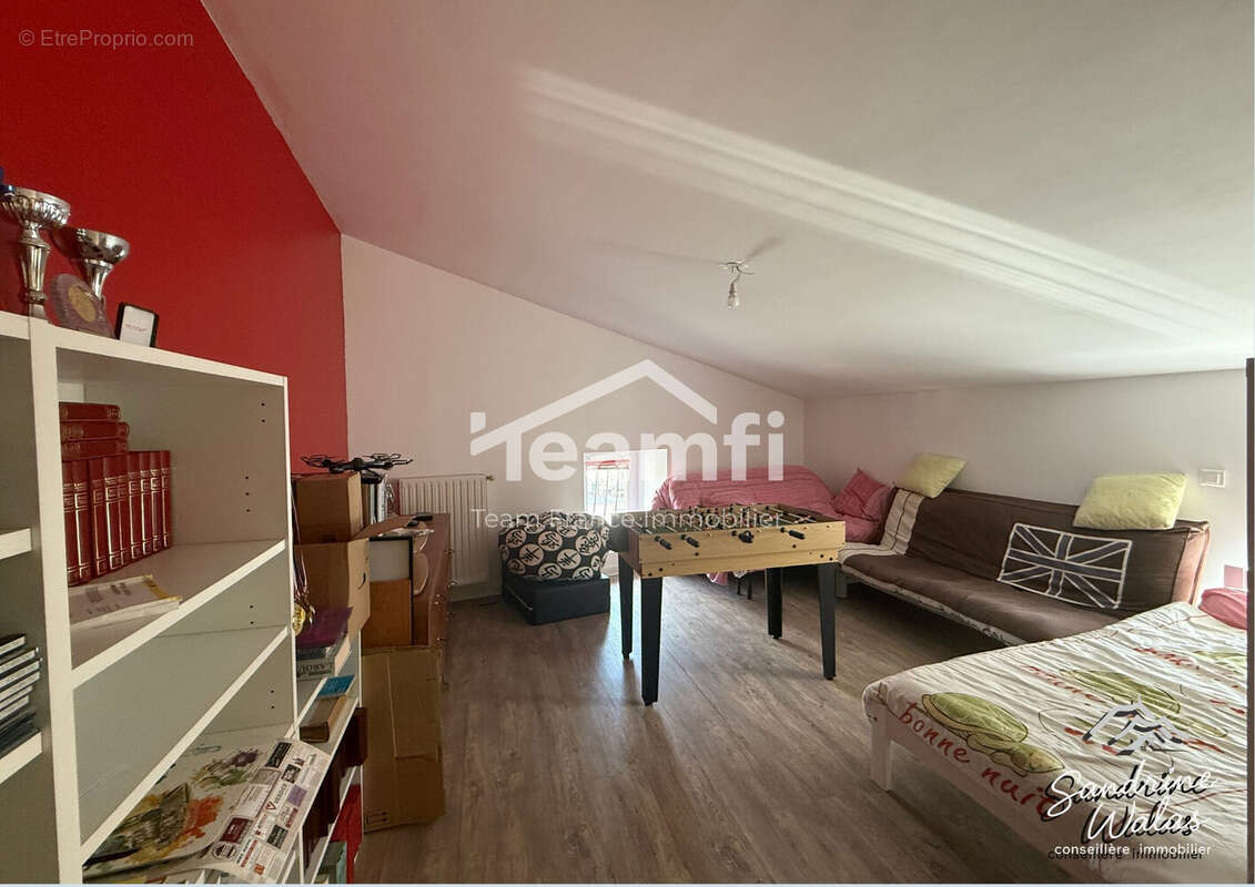 Maison à VIC-LE-COMTE