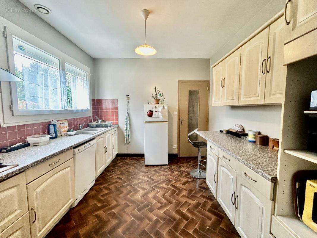 Maison à SAINT-LAURENT-DE-LA-PREE