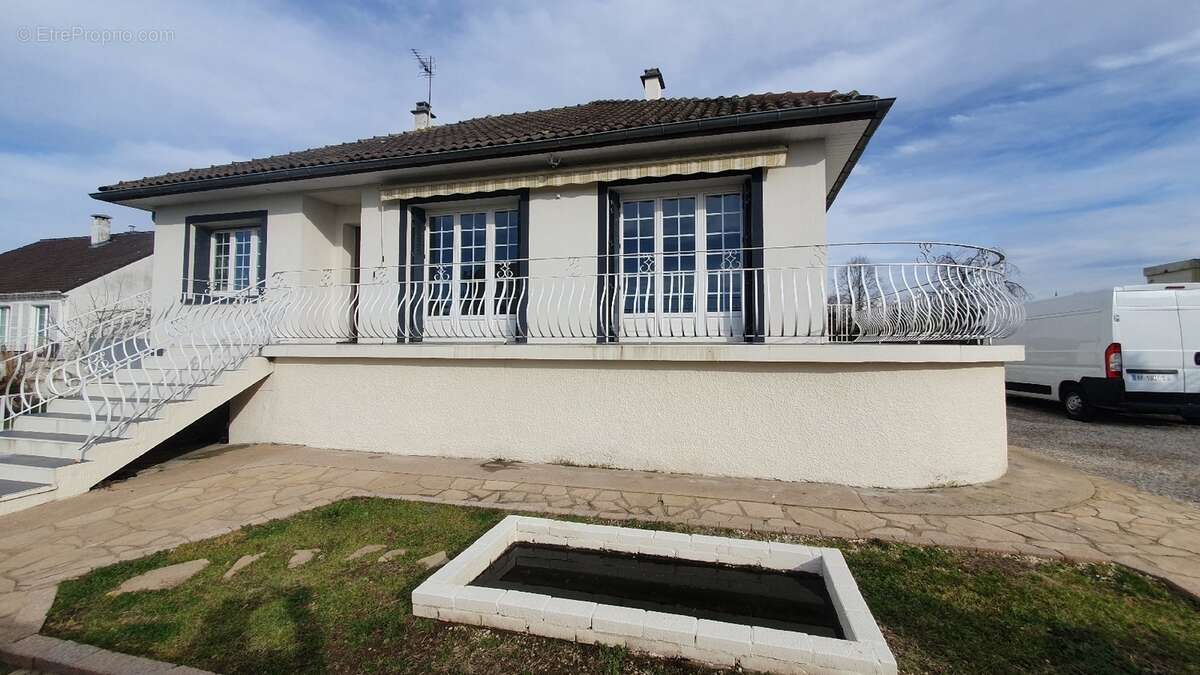 Maison à PUSIGNAN
