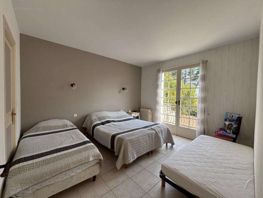 Maison à LA BREE-LES-BAINS