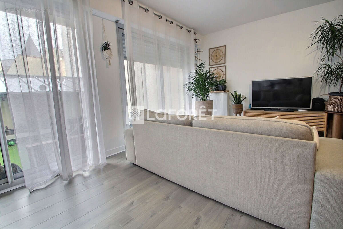 Appartement à NANTERRE