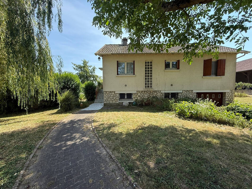Maison à CERNY