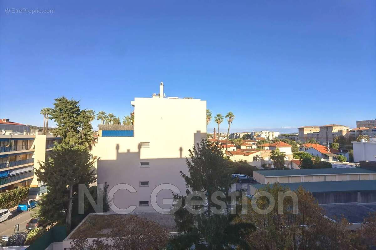 Appartement à VALLAURIS