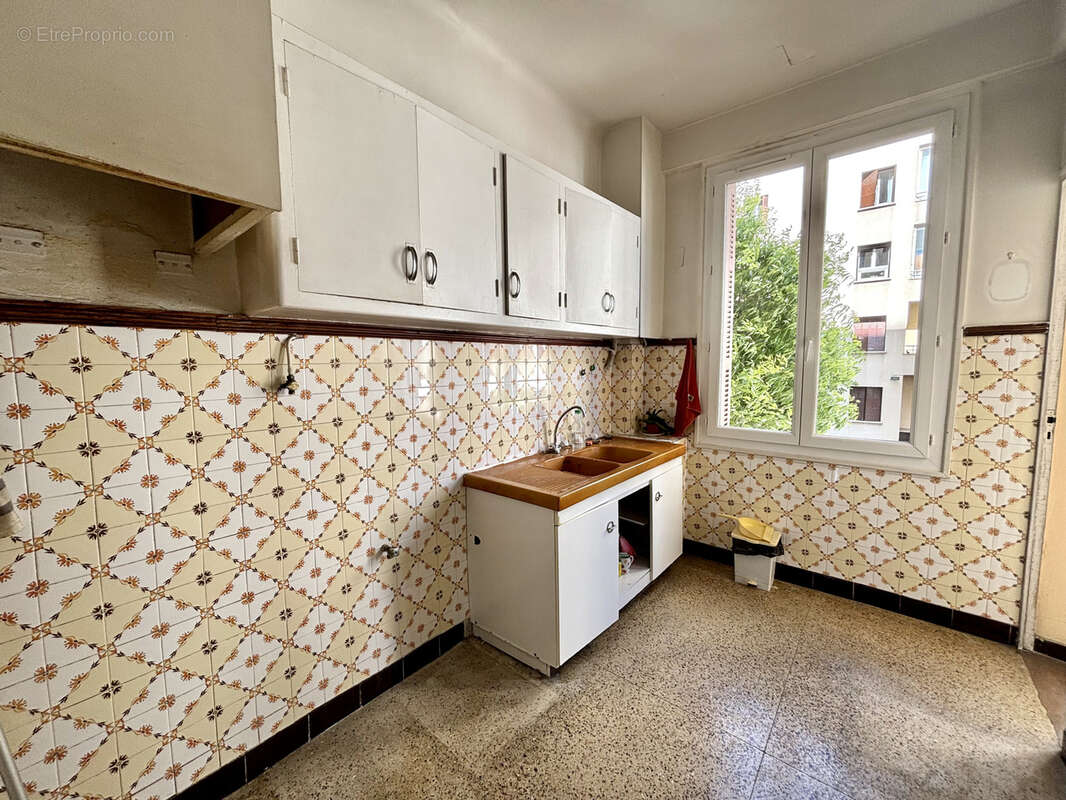 Appartement à MARSEILLE-1E