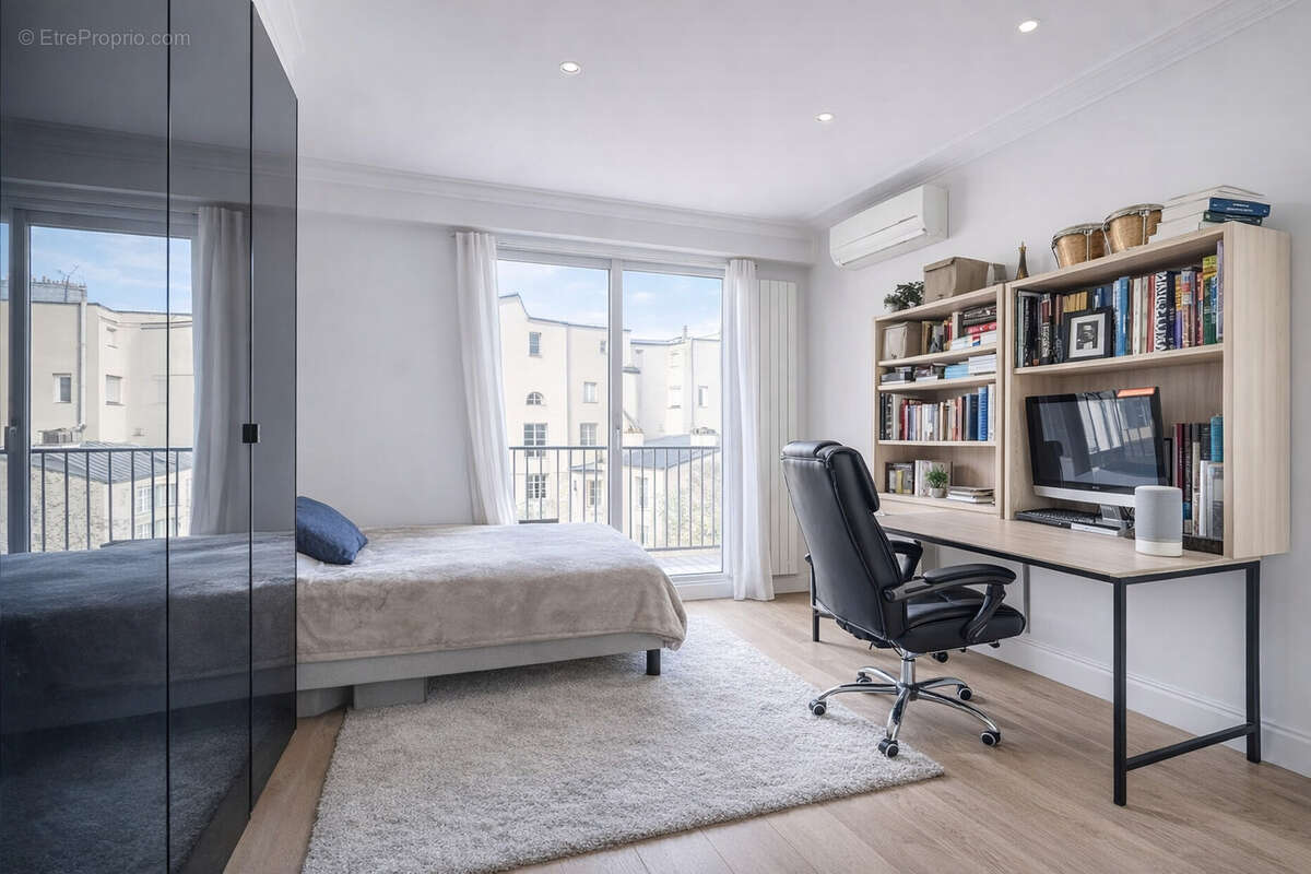 Appartement à NEUILLY-SUR-SEINE