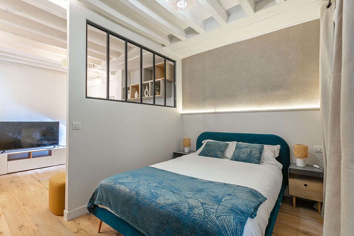 Appartement à PARIS-3E