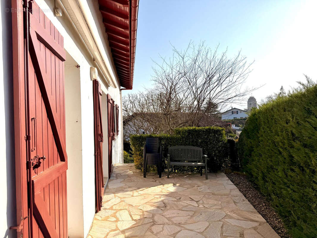 Maison familiale 240 m2 Urrugne   Vue montagnes, T2 indépendant, jardin - photo 7