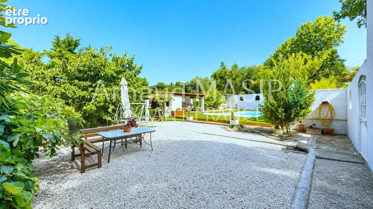 Villa 4f 142m², piscine, 2 garages, parcelle 3 174m², vue imprenanble, emplacement tranquil, proche commerces - photo 3