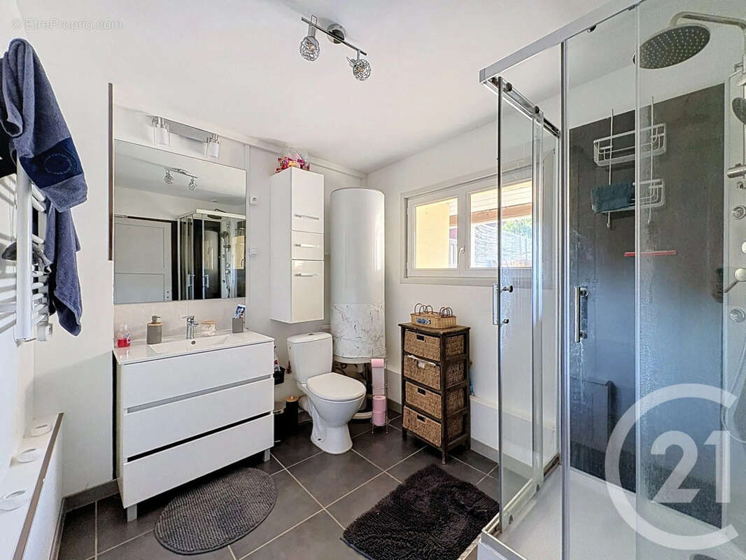 Maison 121 m² à Saint-Phal  - photo 6