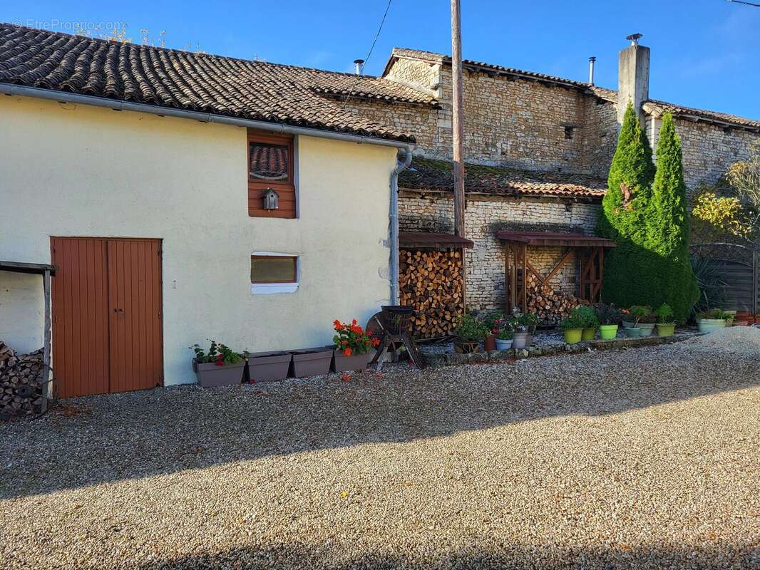 Maison à SAUZE-VAUSSAIS