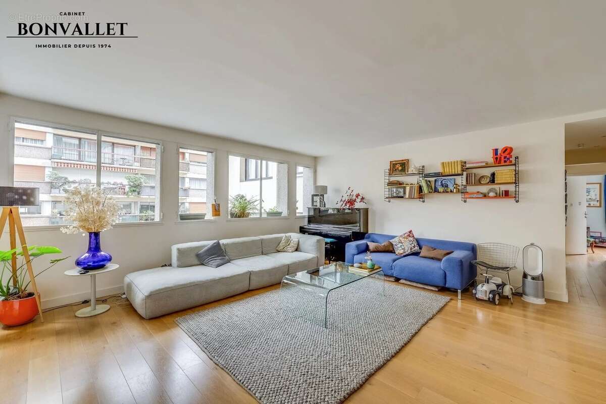 Appartement à PARIS-15E