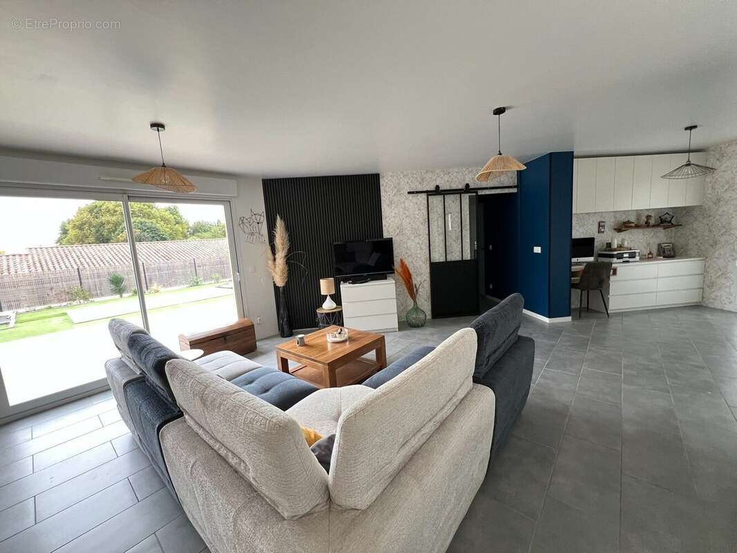 Maison 109 m² à Peyrins  - photo 2