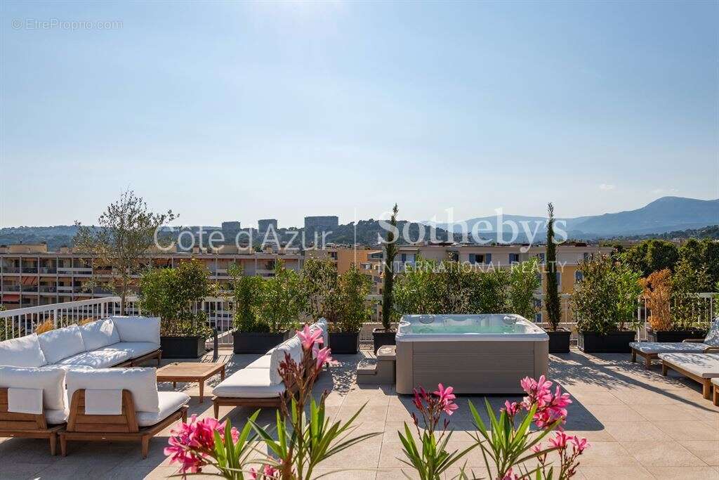 Appartement d'exception en dernier étage avec toit-terrasse et vue mer panoramique - photo 19