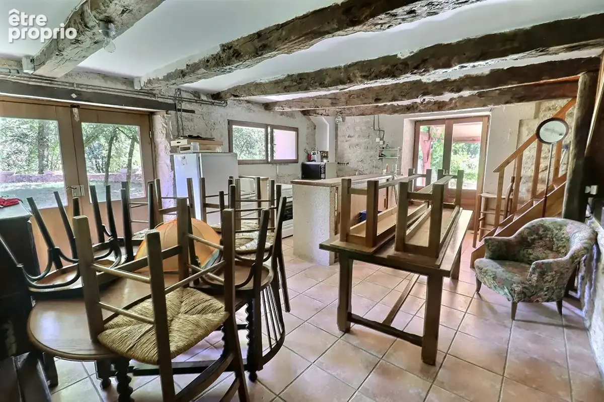 Maison à vendre à Villeneuve - 6 chambres, piscine, grand terrain - photo 17