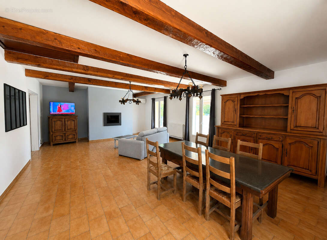 Maison à SAINT-MAXIMIN-LA-SAINTE-BAUME