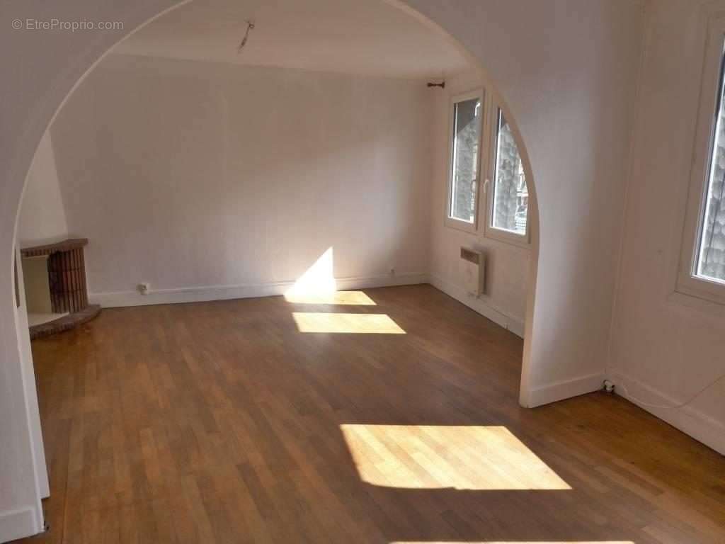 Appartement à CORMEILLES