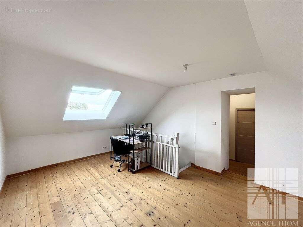 Maison à COURCITE