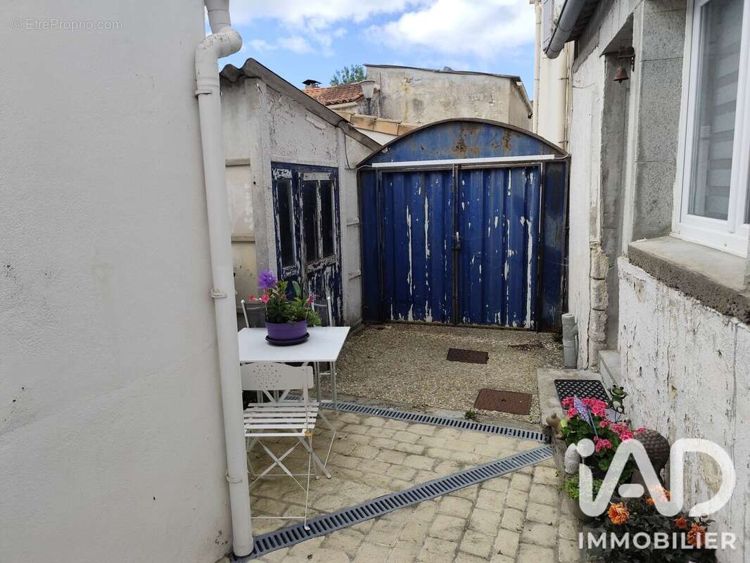 Maison 110 m² à Lagord  - photo 9