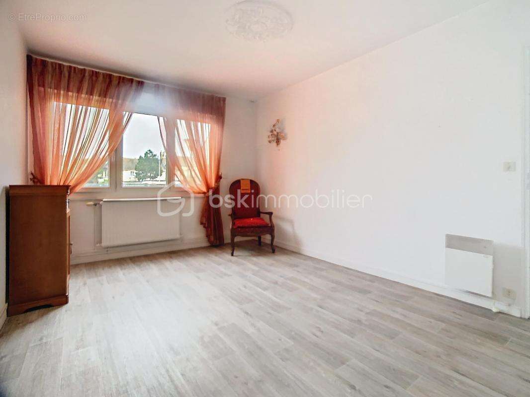 Appartement à SAINT-ETIENNE-DU-ROUVRAY