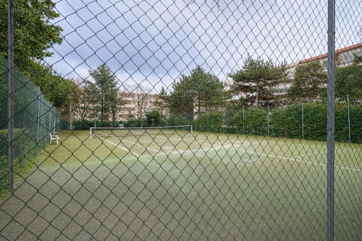 T4 familial 92 m² avec piscine - Marseille 13e - photo 16
