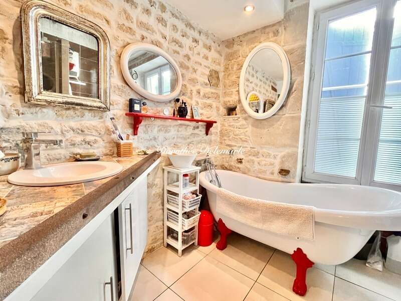 Maison à vendre 8 pièces MIGRE (17) Ensemble immobilier de charme avec gîte indépendant, dépendances et vue campagne – Migré - photo 16