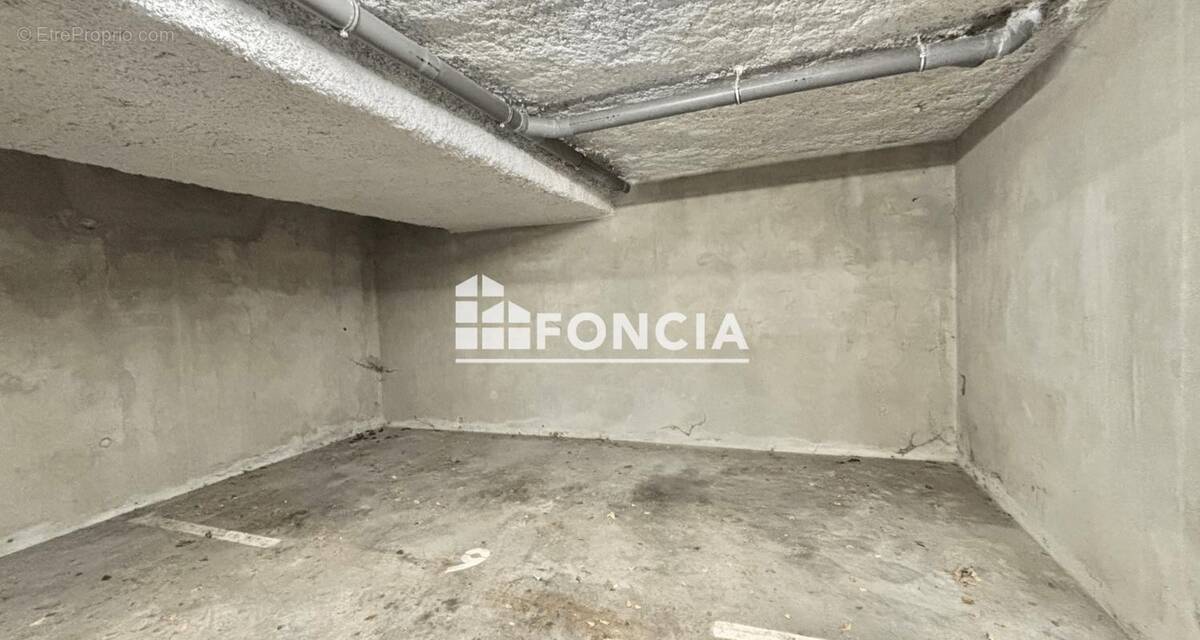 Parking à BONNEVILLE