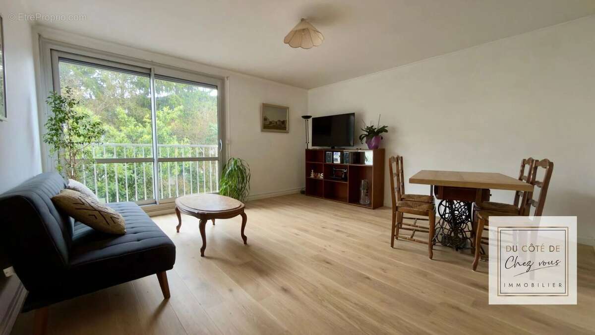 Appartement à SAINT-JULIEN-LES-VILLAS