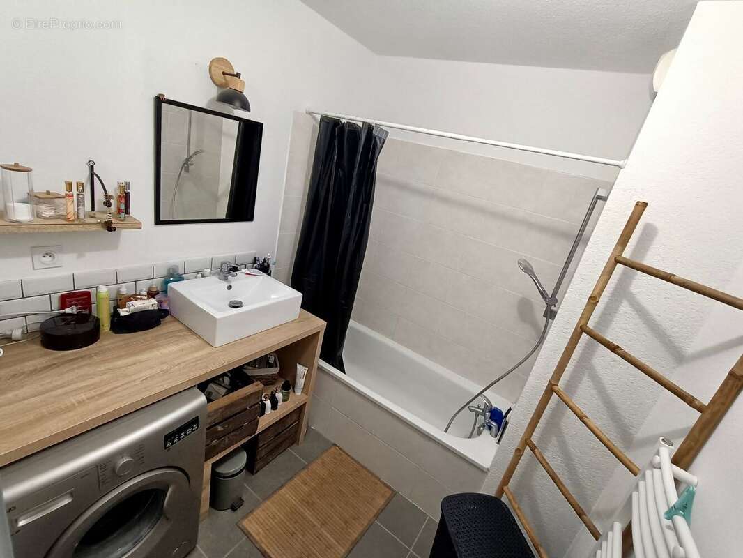Appartement à JUVIGNAC