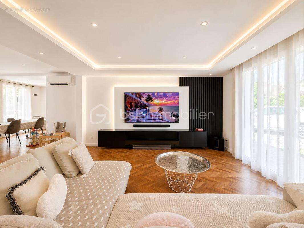 Maison spacieuse au cœur de la ville, votre futur havre de paix! - photo 6