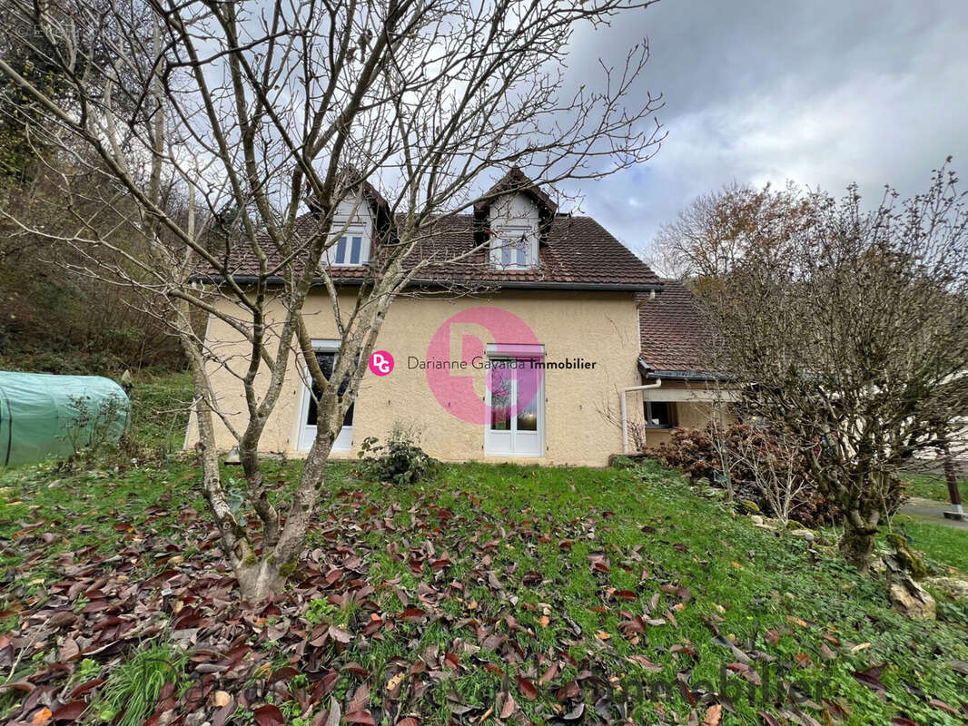 Maison 130 m² à Cransac  - photo 9