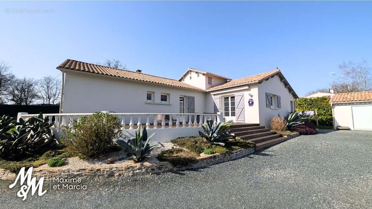 Maison à LES CLOUZEAUX