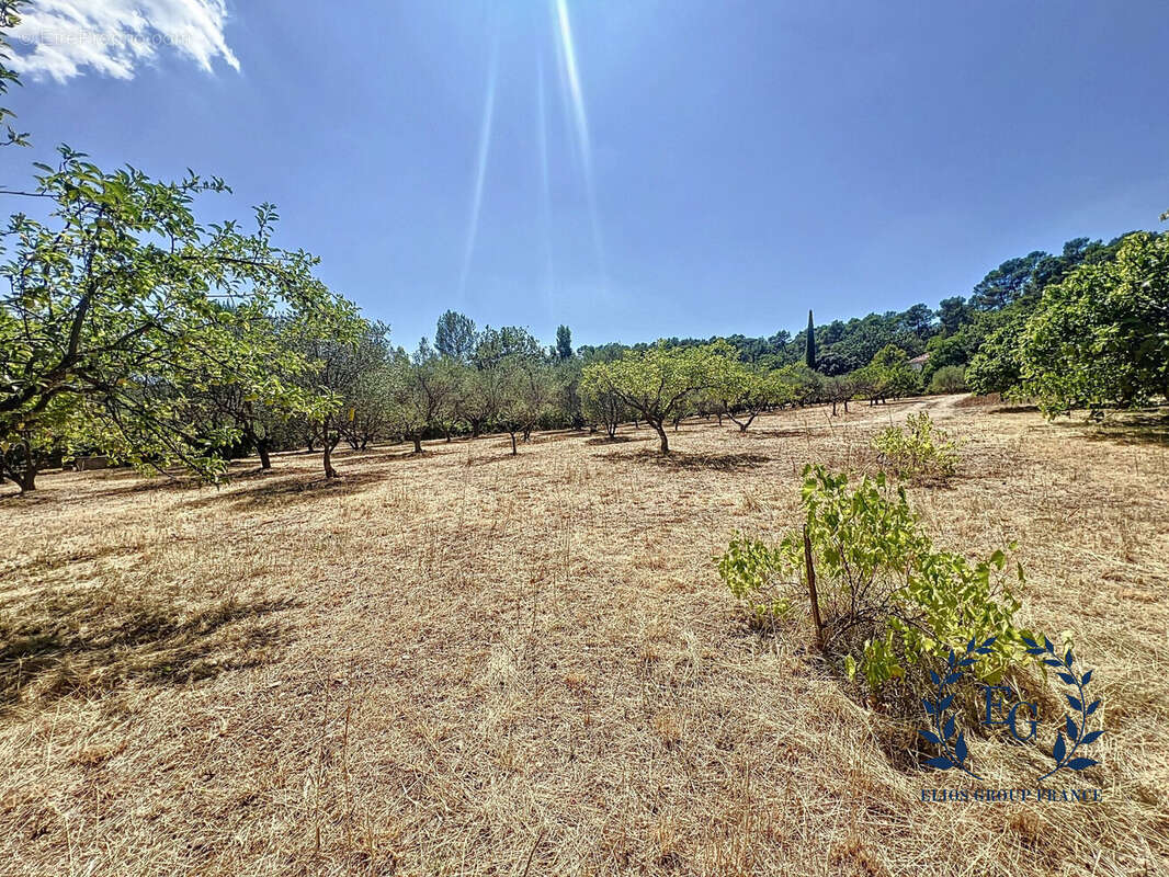 Maison à BESSE-SUR-ISSOLE