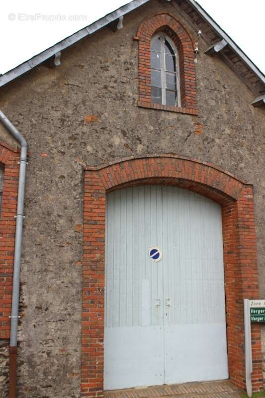 Maison à SAINT-PIERRE-MONTLIMART