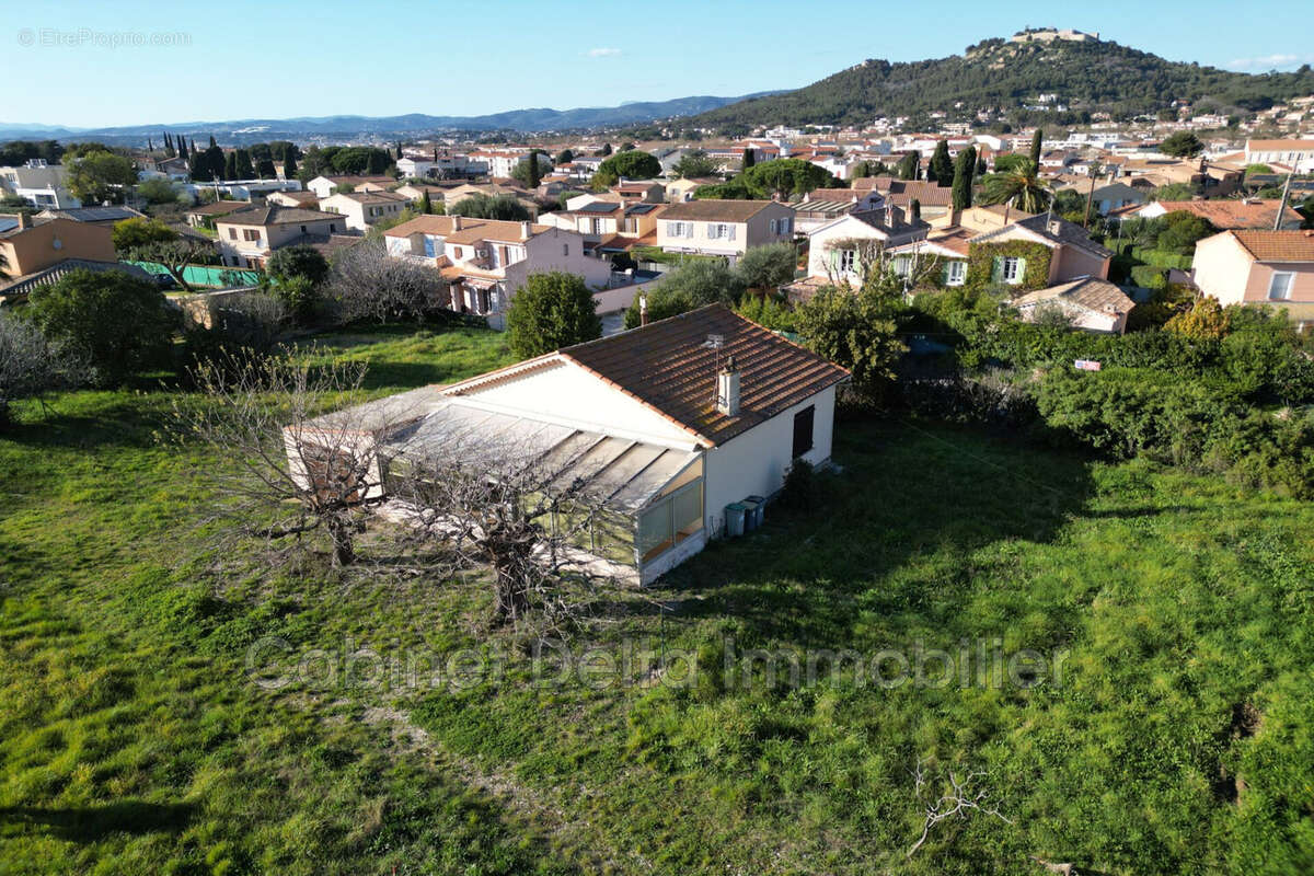 Maison à SIX-FOURS-LES-PLAGES