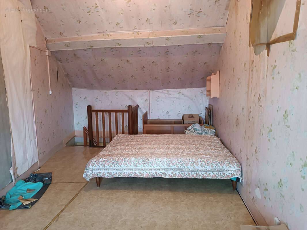 Maison à LA GUERCHE-SUR-L'AUBOIS