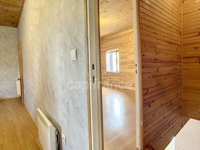 Dpt Drôme (26), à vendre proche de LA TOUCHE maison en pierre P5 mitoyenne, d'environ 110 m² habitables avec cour - photo 23