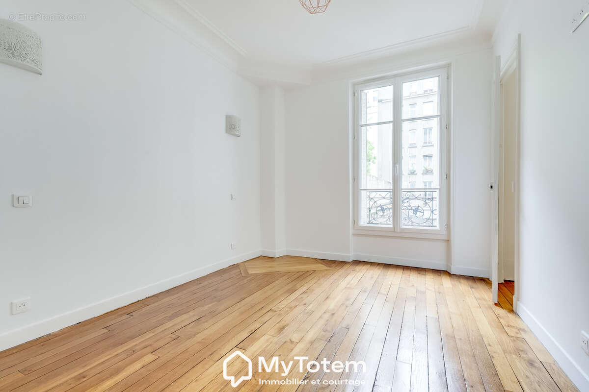Appartement à PARIS-14E