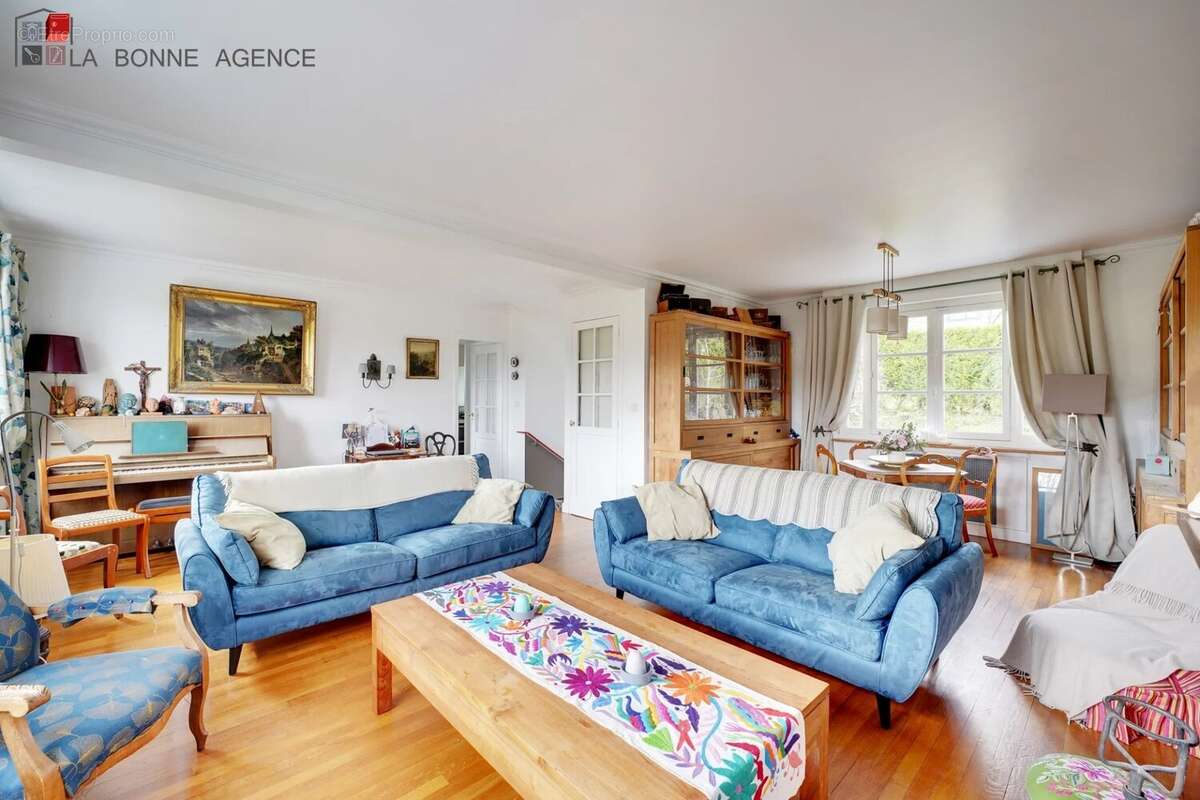 Maison à MAREIL-MARLY